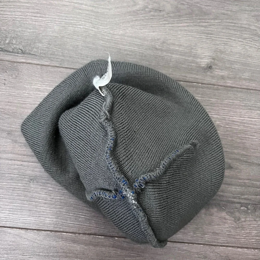 Quiksilver Mens Gray Knit Beanie Graphic Logo Surf Skate Snow Winter Hat